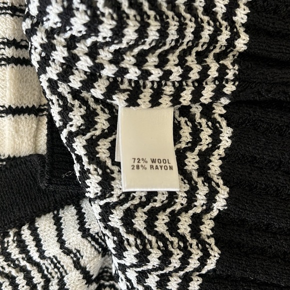 St. John Cardigan and Shell - Picture 14 of 14